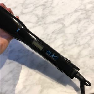 Paul Mitchell Neuro Hair Straightener 1.25”